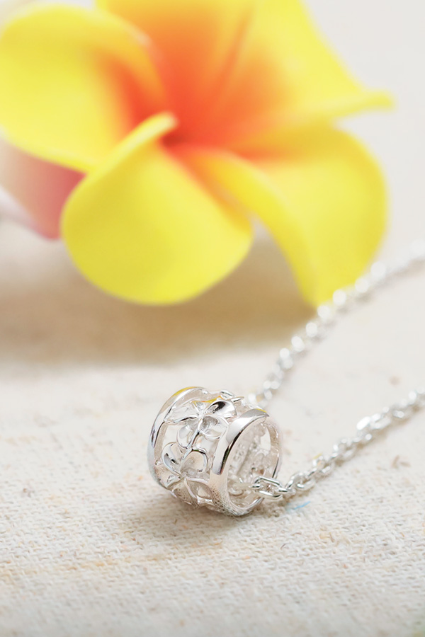 バレルネックレス