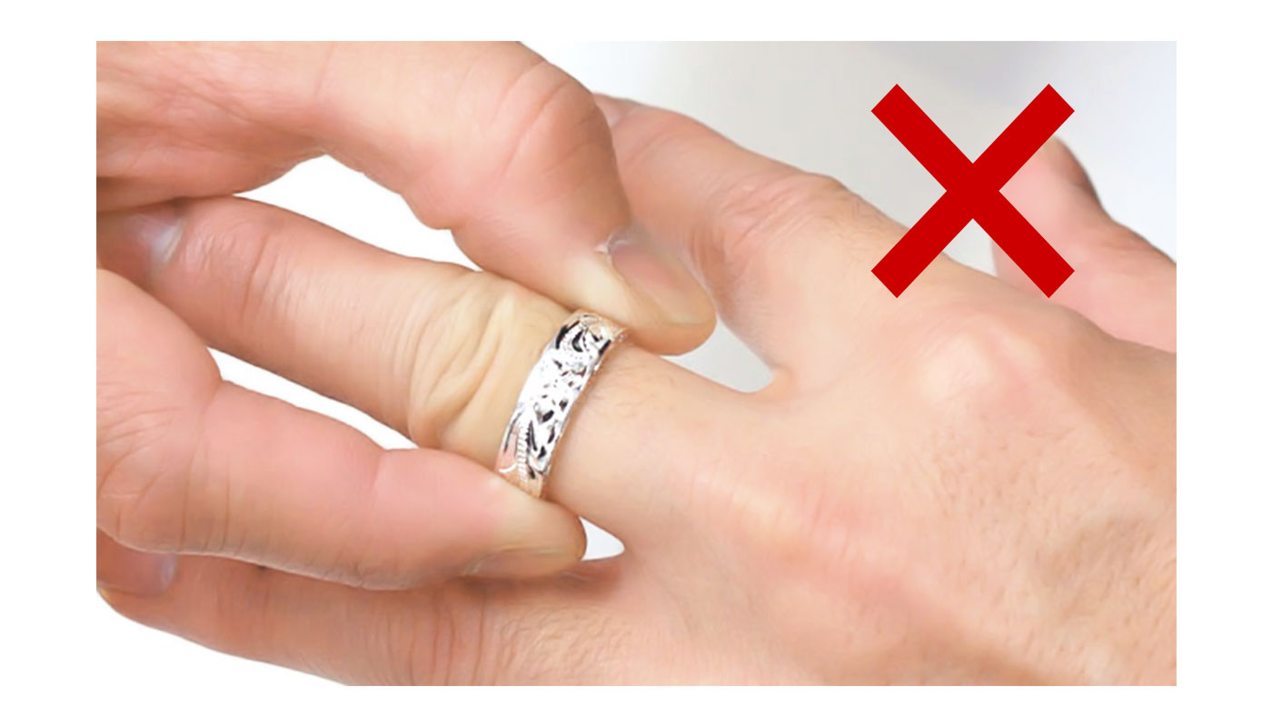 フィット感を確認する方法の悪い例