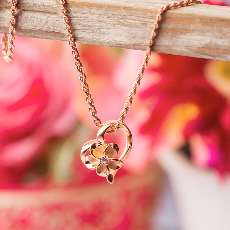 プルメリアハートネックレス