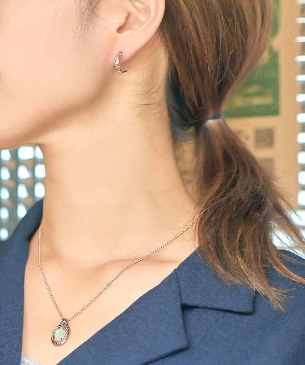 K14ハーフムーンピアス Mサイズ