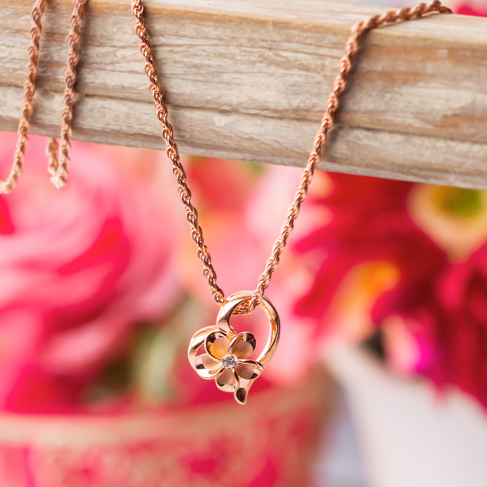 プルメリアハートネックレス